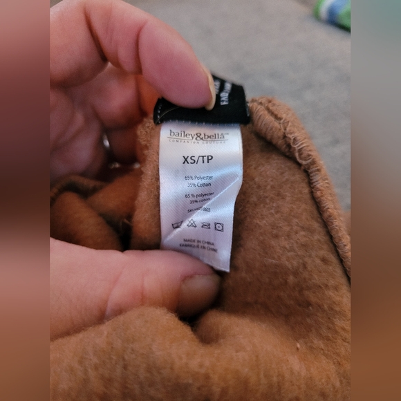 Dog coat. Size XS by Bailey & Bella. - Picture 4 of 4